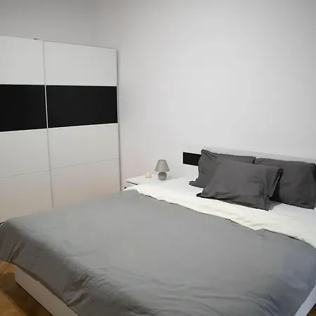 Modern In The Center Of Apartment *