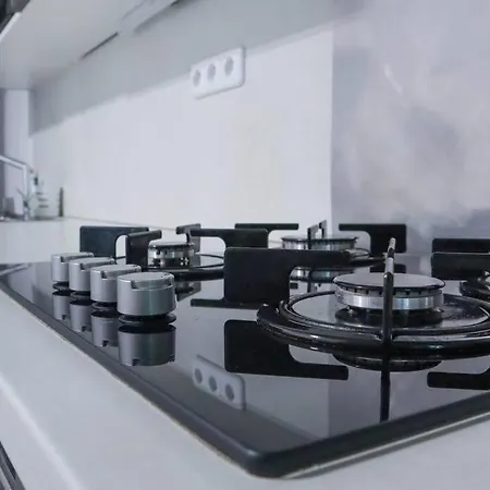 Modern In The Center Of Apartment *